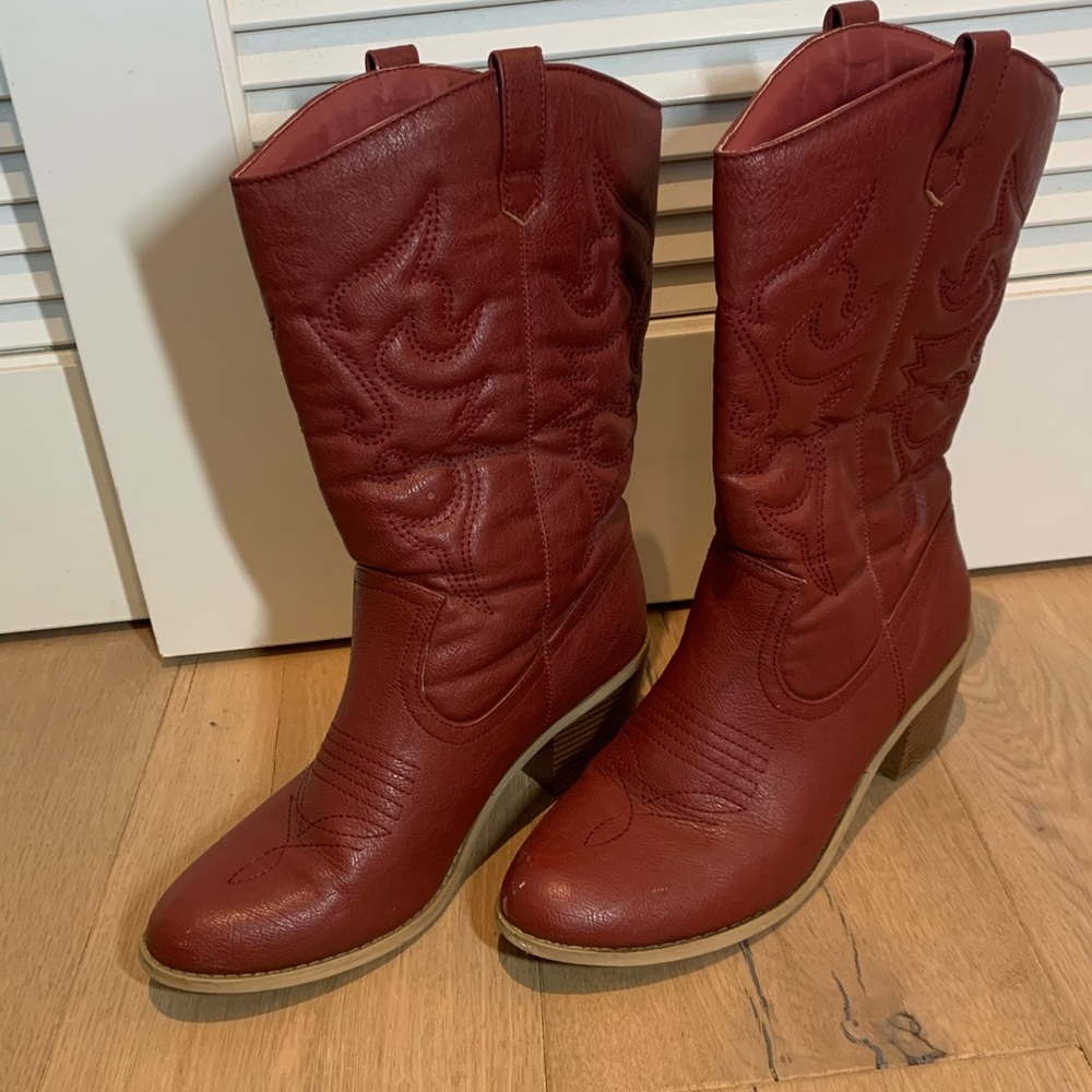 Cowgirl cowboy boots lightly worn